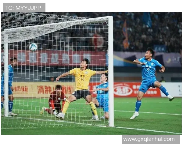 聚焦足球球星背后故事探寻荣耀背后的汗水与坚持